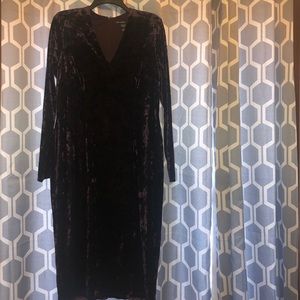 Maggy London calf length velvet dress
